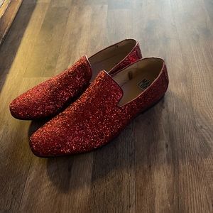 Wore once or twice! Excellent condition!